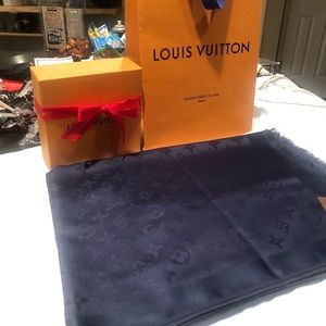 Louis Vuitton scarf stole